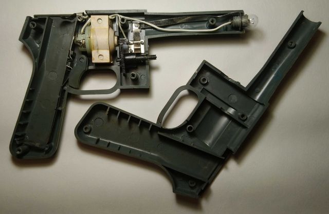 Игрушечные пистолеты СССР на батарейках