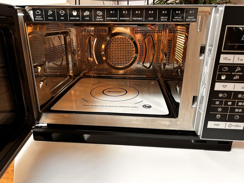 Mikrofala Sharp R860S