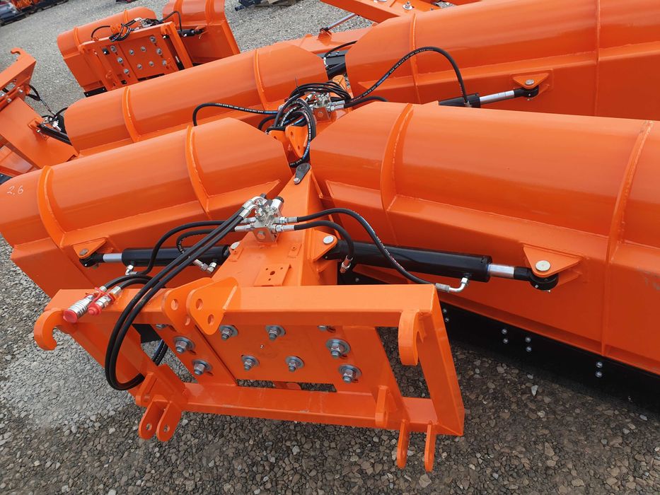 Mocny pług do śniegu do tura tuz strzałka Metal Technik dostawa Gratis