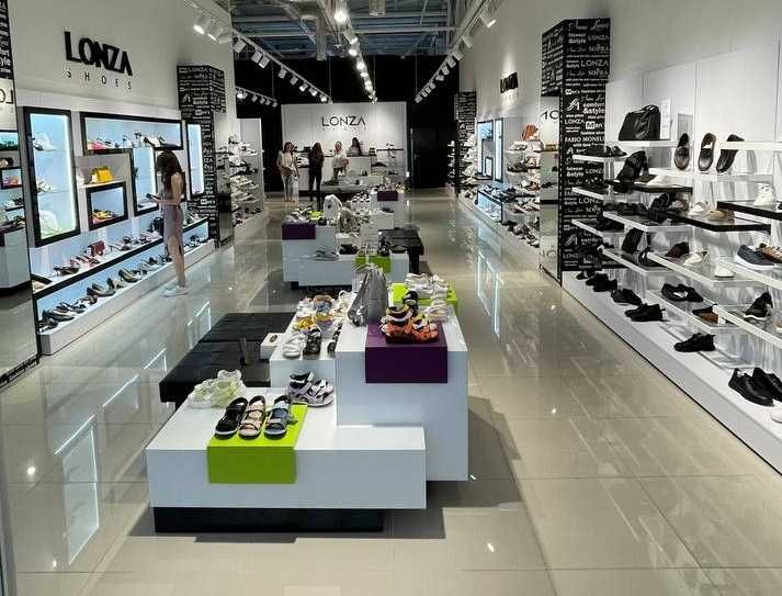 Обладнання, торгові меблі для магазинів одягу, взуття