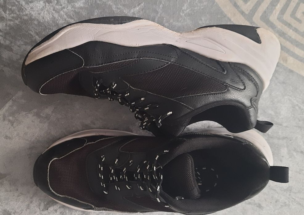 Мужские кожаные кроссовки