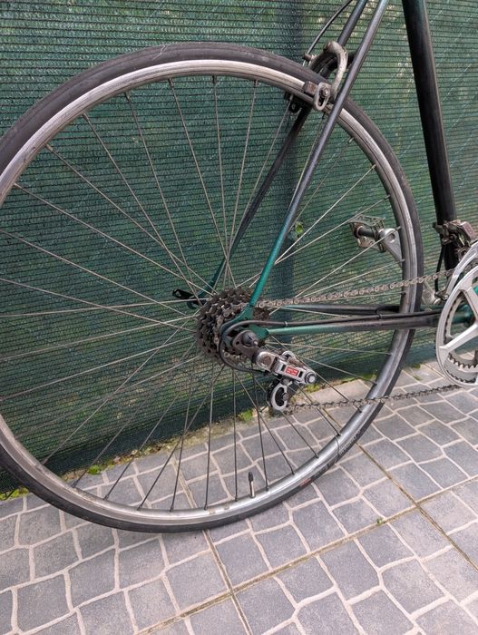 Bicleta verde de estrada vintage