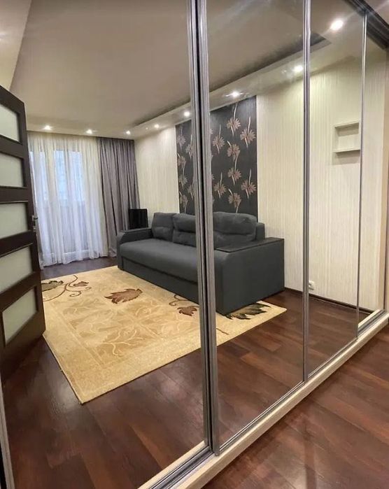 Сдам 2х комн квартиру м. Гагарина