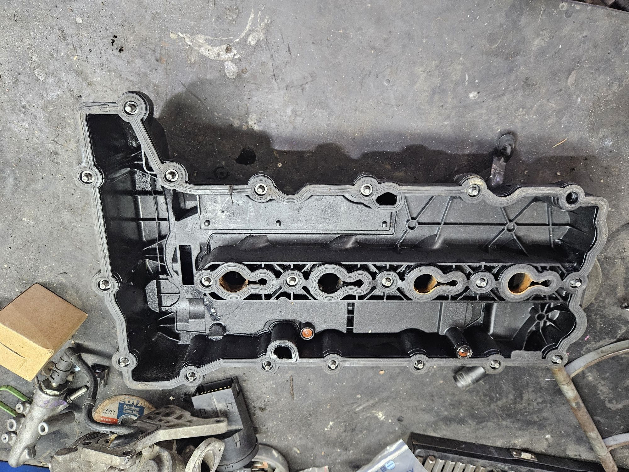 Pokrywa zaworow opel 1.6 cdti