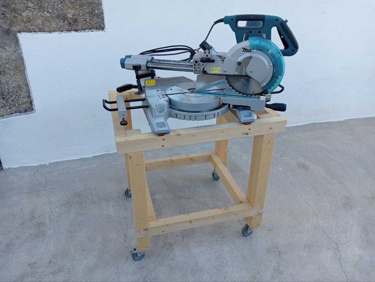 Serra esquadria telescópica Makita 1.430W 260 LS1018LN