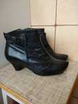 Clarks buty kozaczki czarne skórzane rozmiar 39 wkładka 26 cm