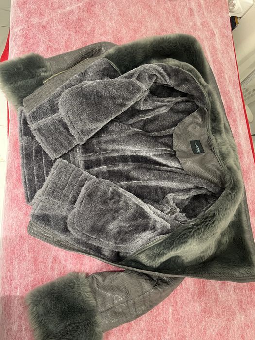 Женская дубленка бренд Marciano Guess  р. S в отличном состоянии