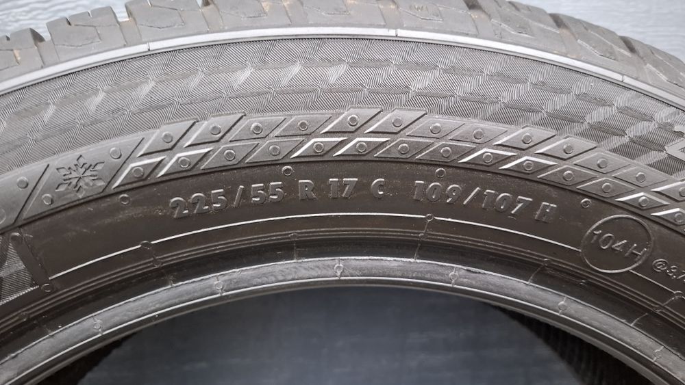 Continental 225/55 R17 C VanContact 4Season