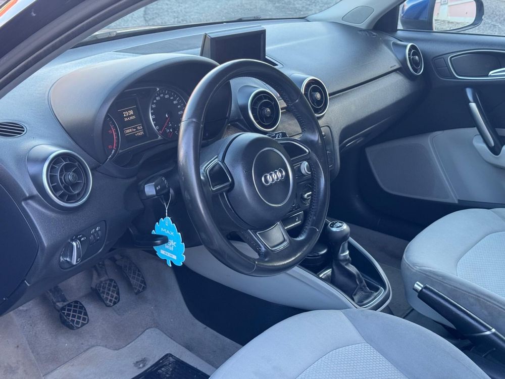 AUDI  A1   1.6 TDi  DIESEL  ANO 2010   AR CONDICIONADO