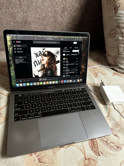 Macbook 13 2019 16/256 TouchBar обмен