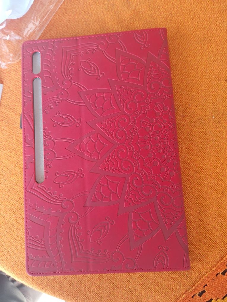 Sprzedam Etui na tablet S8