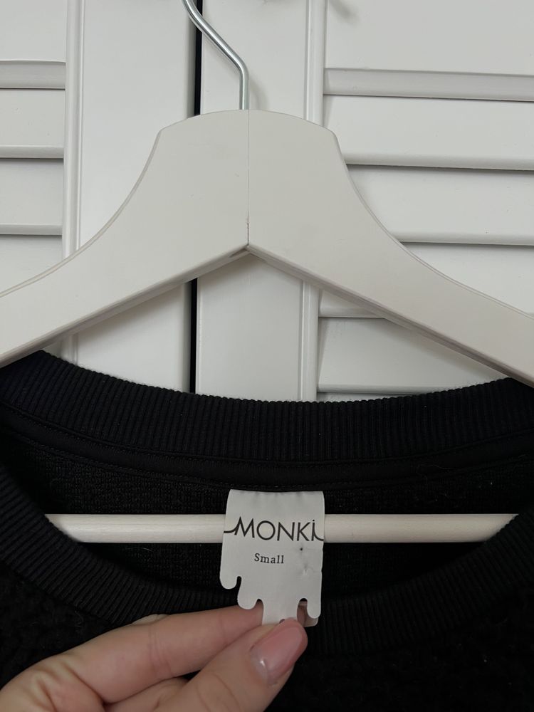 Bluza sweter Monki S misiowy czarny