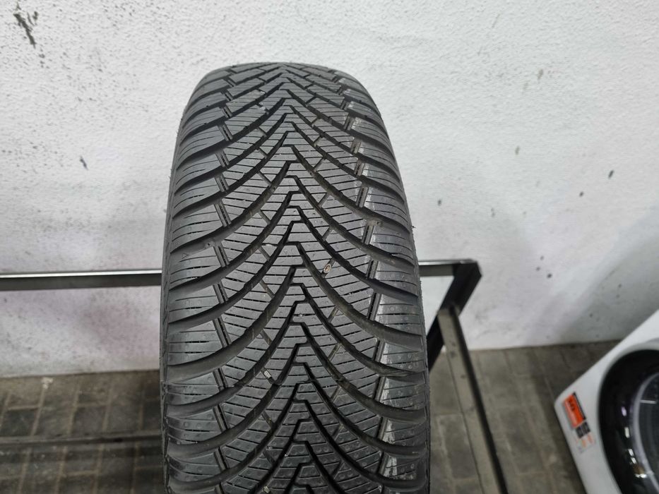 175/65/14 82T Kumho Solus 4S HA32 Dot.2124R