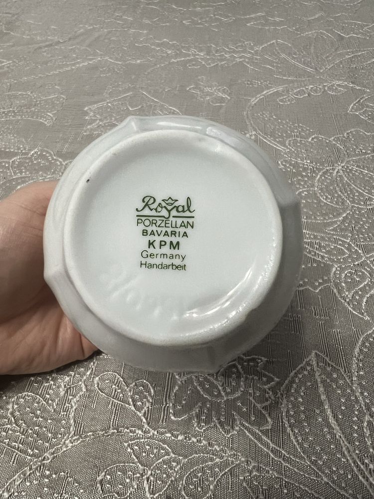 Wazonik porcelanowy
