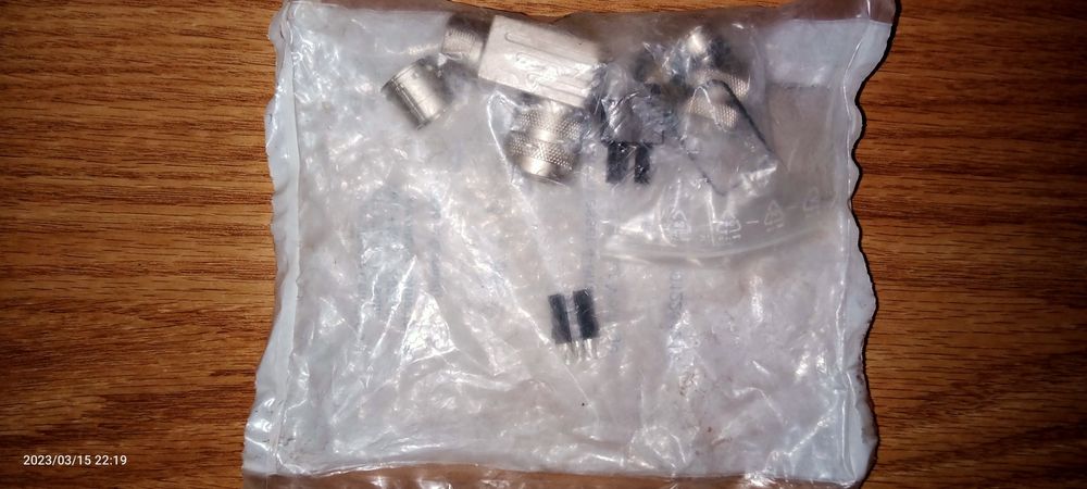 Угловая розетка, биндер коннектор