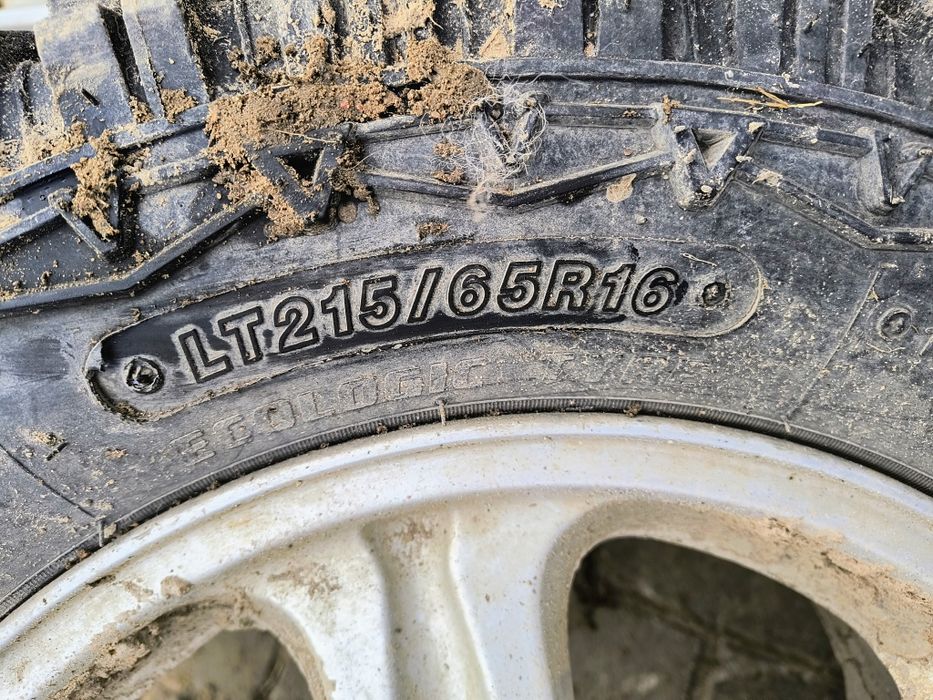 Komplet kół 215/65/16