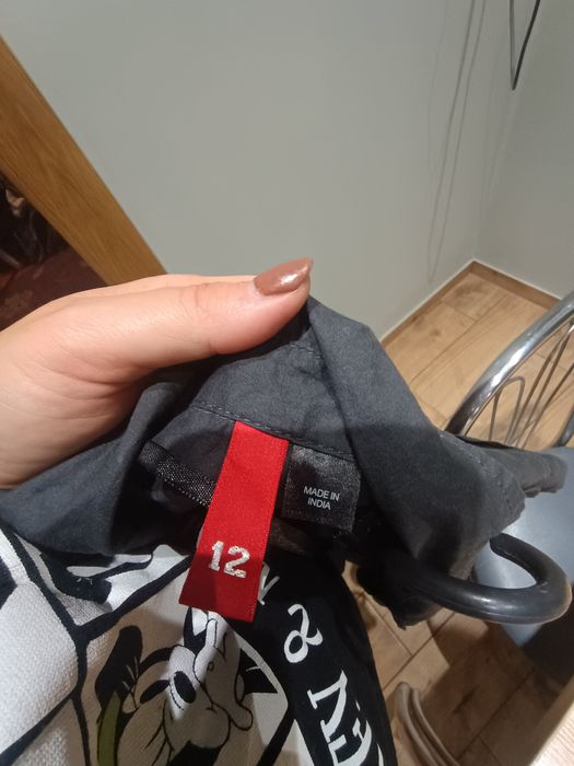 Czarna bluzka bawełniana