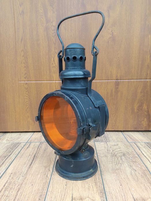 Lampa kolejowa naftowa sygnowana J. C. Giessing