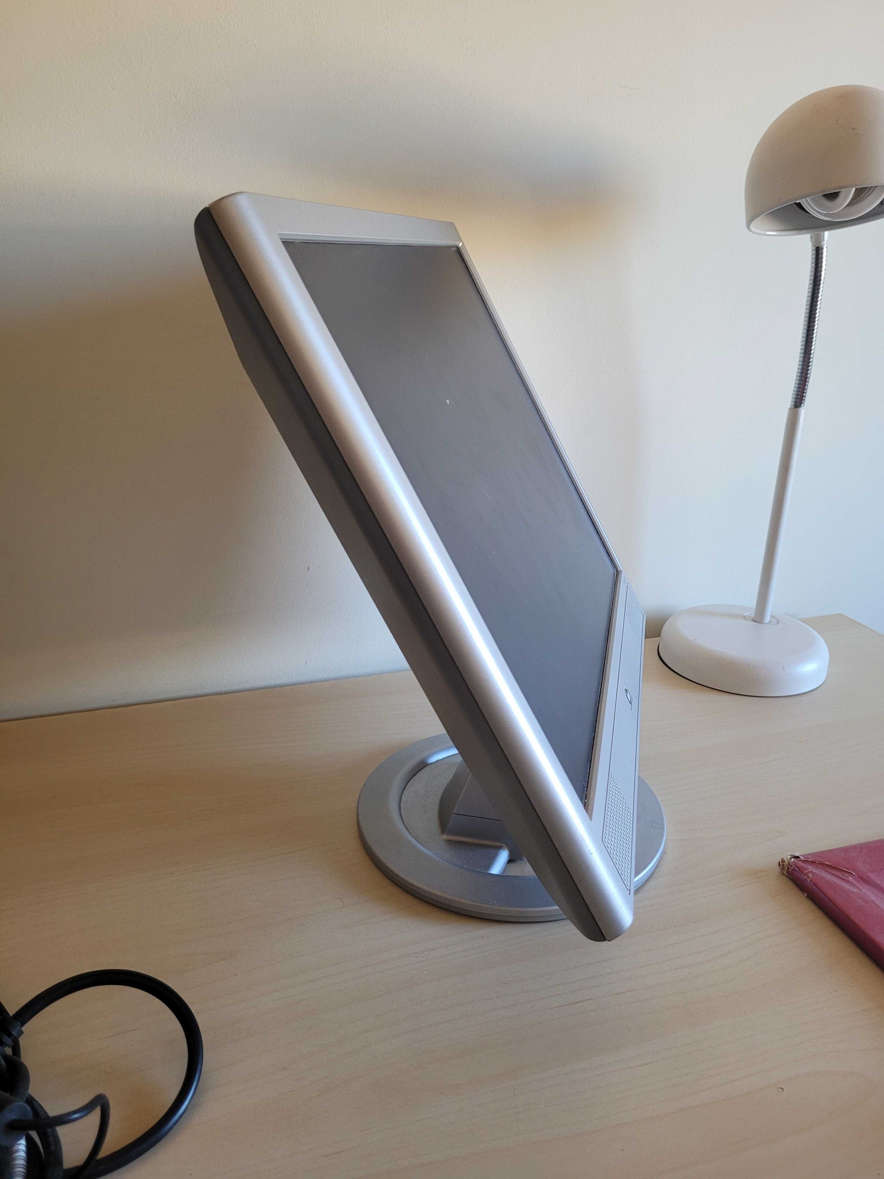 Monitor de computador HPvs17