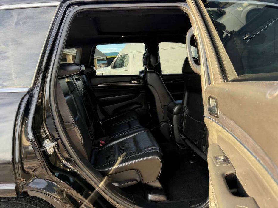 Jeep Grand Cherokee Overland      2020