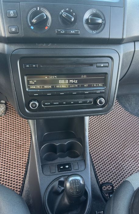 Машина шкода фабія 2014 рік