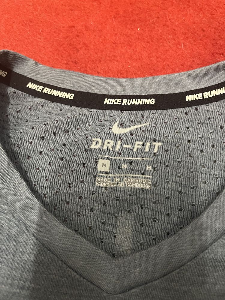 Футболка Nike dri fit для тренировок