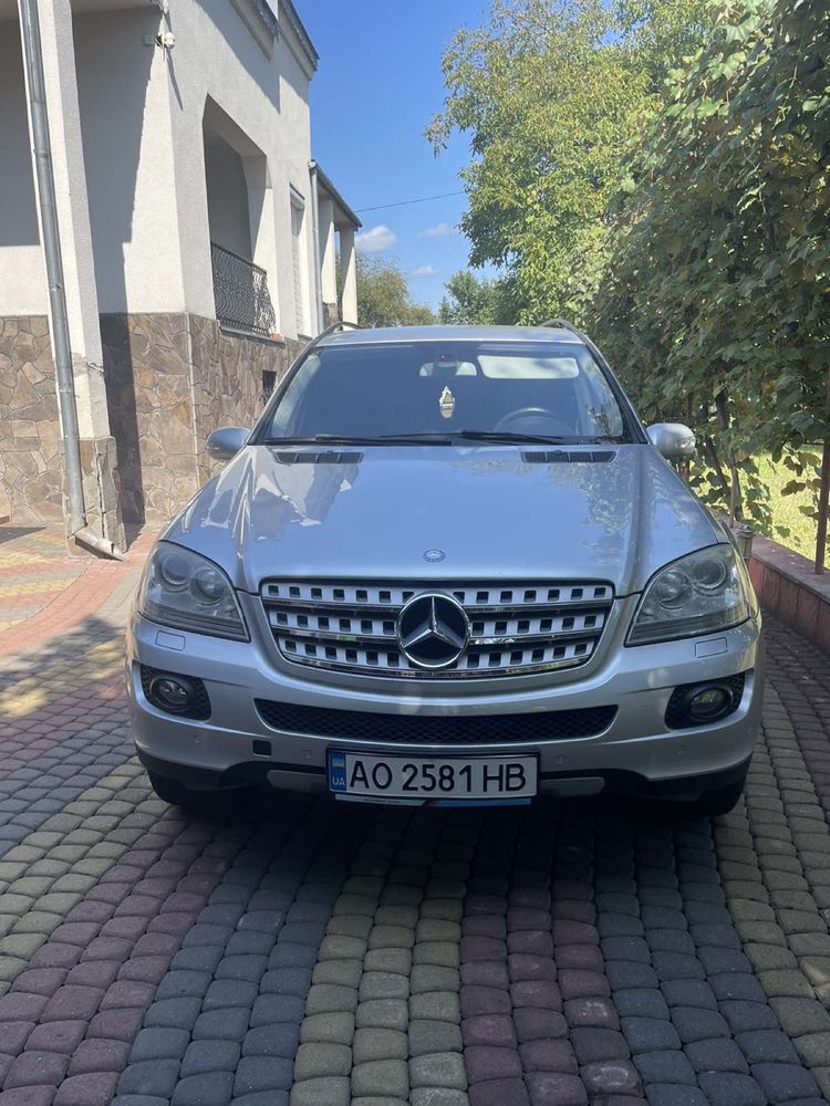 Кросовер Mersedes-Benz ML350 бензин/газ 2008года