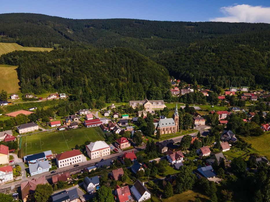 Inwestycja w sercu Karkonoszy–budynek 14 apartamentów+lokal komercyjny