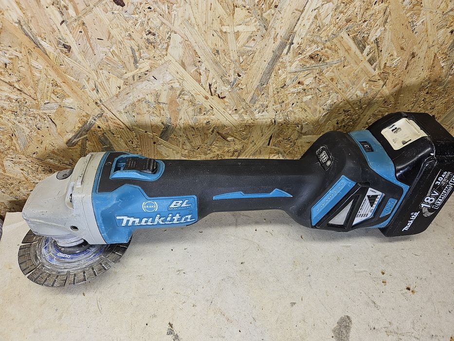 Makita DGA463 szlifierka akumulatorowa 18v brushless z regulacją