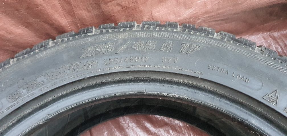 2 opony zimowe Michelin Alpina pilot R17