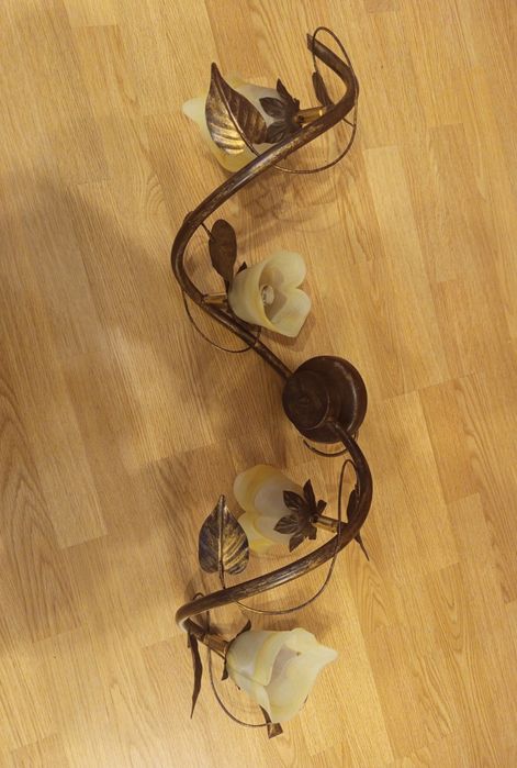 Lampa sufitowa-punktowa