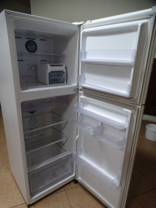 Frigorifico usado  Samsung-No Frost-163,5 CM-300 Litros Branco