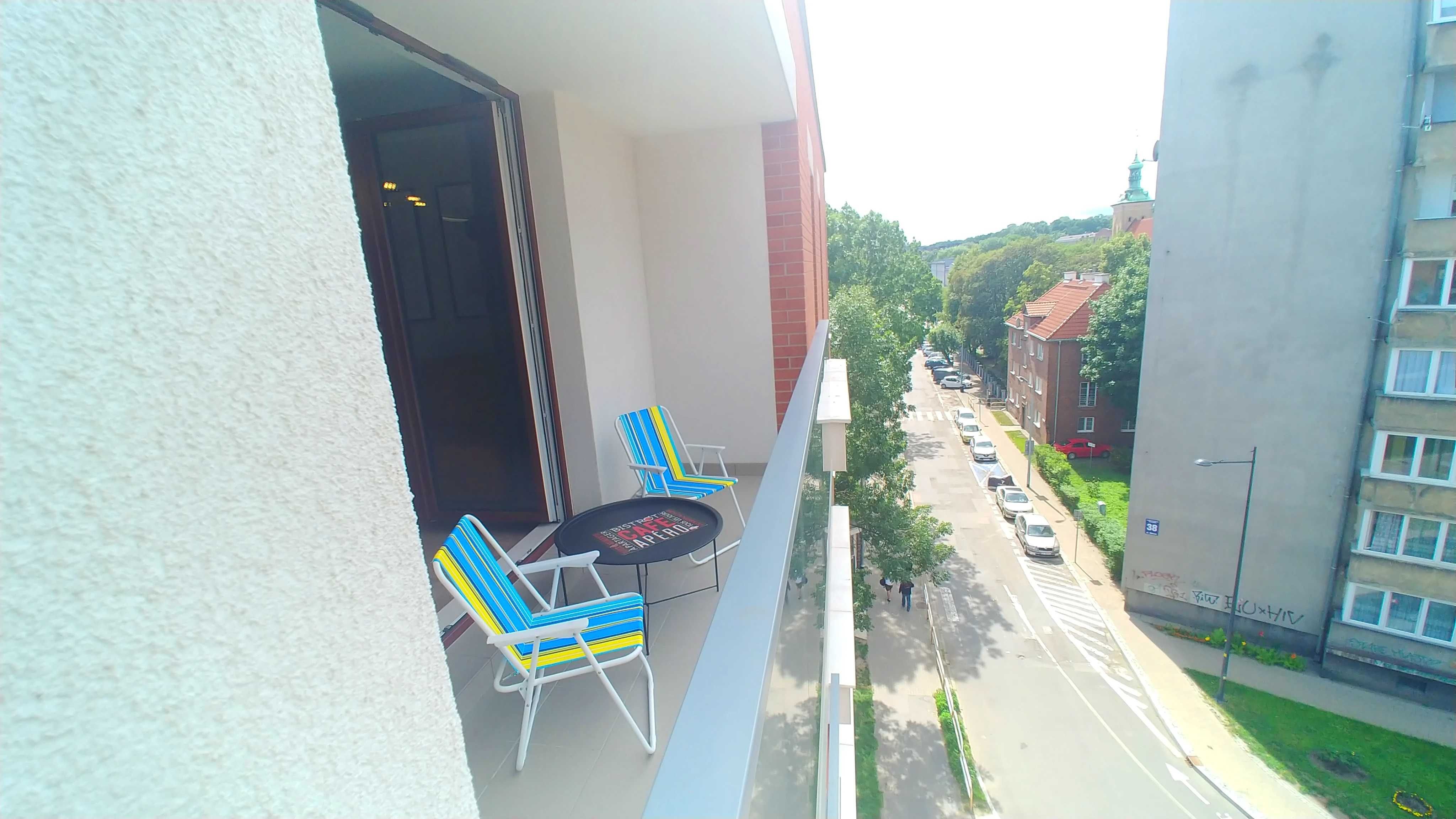 NaDobyStarówkaCENTRUM-2pokojowe+balkon+wifi+garaż-Wałowa40