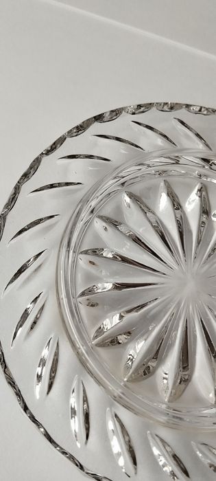 Szklana podstawka pod maselnicę (może być pod świecę)