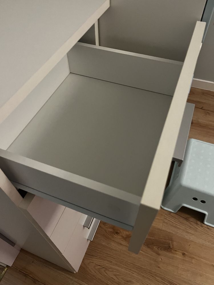 Jusk Komoda TAPDRUP 5 szuflad wąska biały
