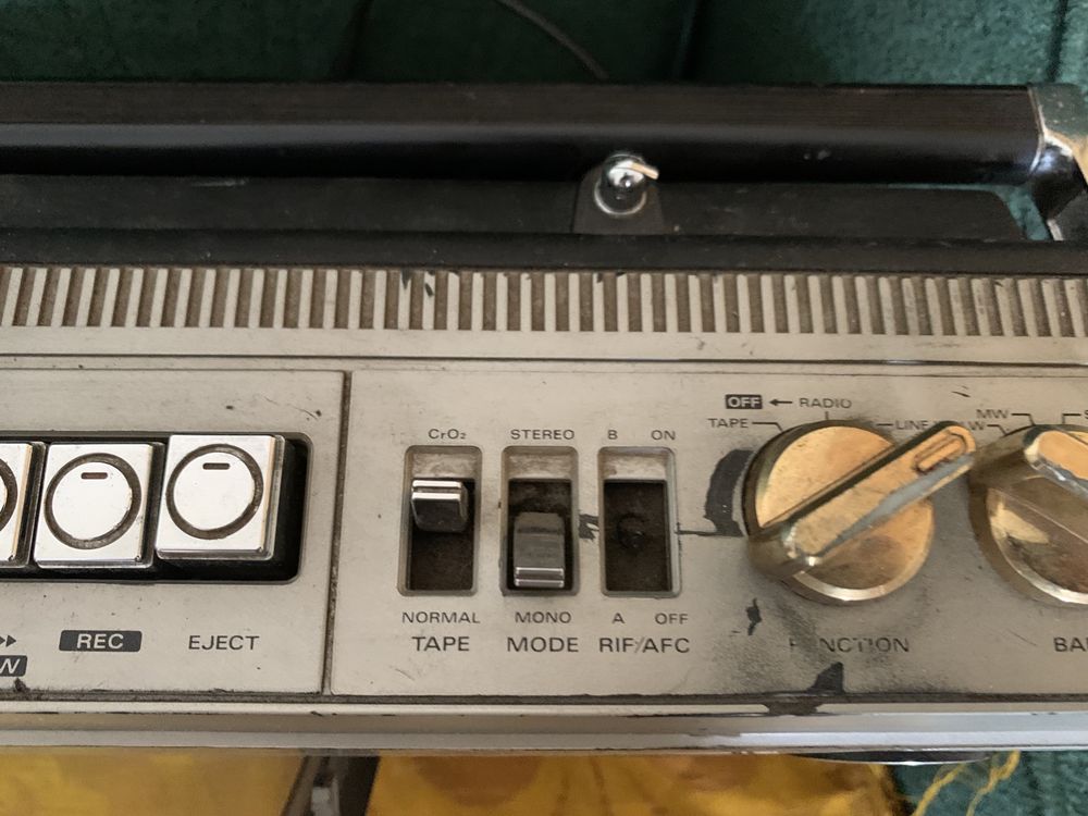 Hitachi trk 8100e магнитола магнитофон