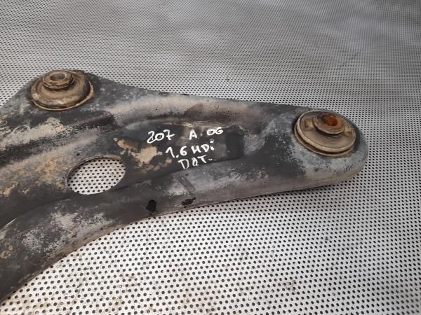 Braço de suspensão frente esquerdo PEUGEOT 207 (WA_, WC_)