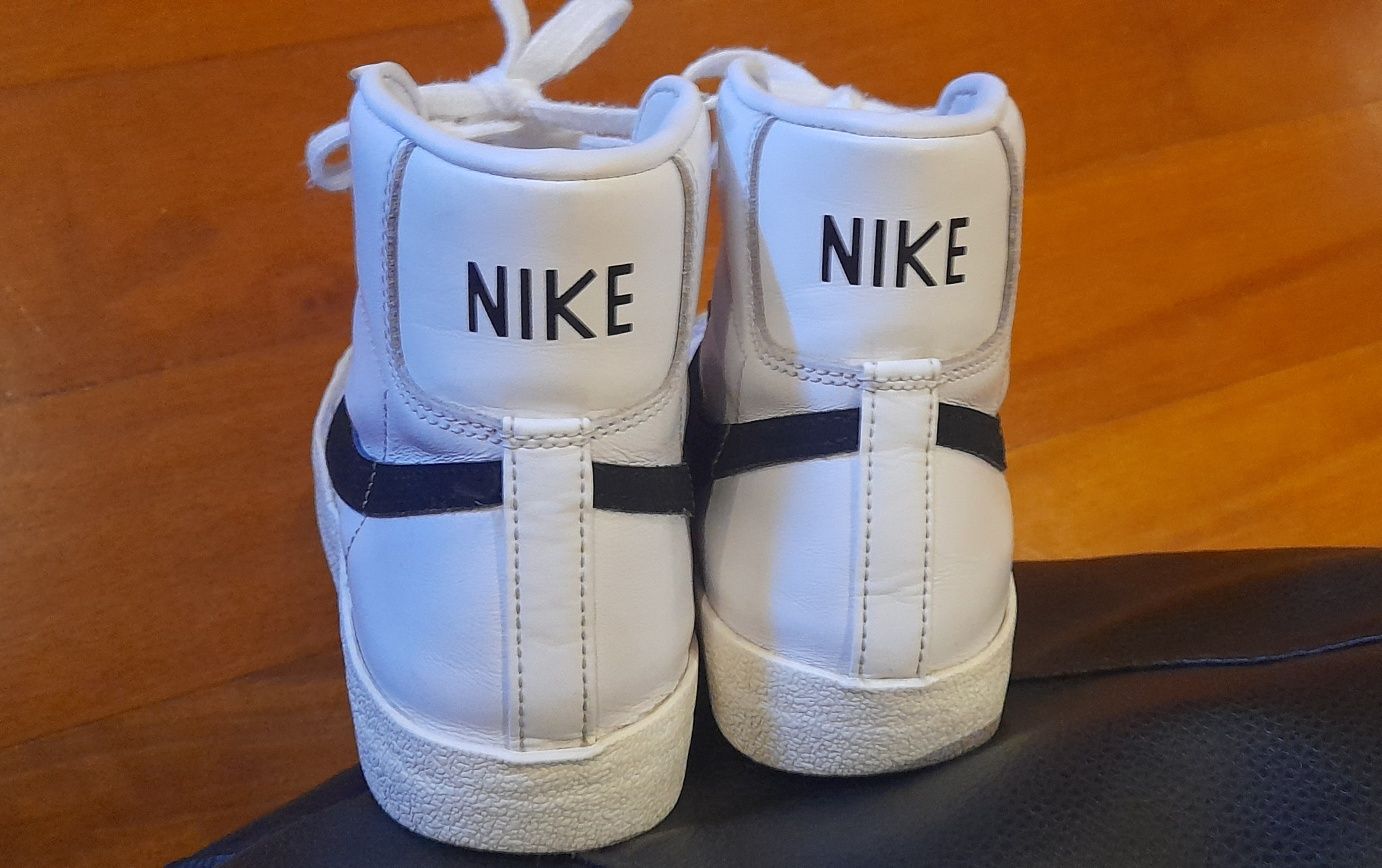 Sapatilhas NIKE BLAZER 38