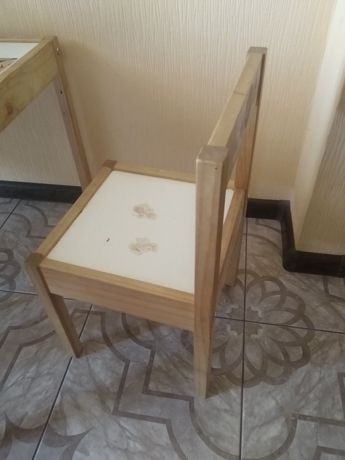Стол Ikea 2-7 років дитячий і стул