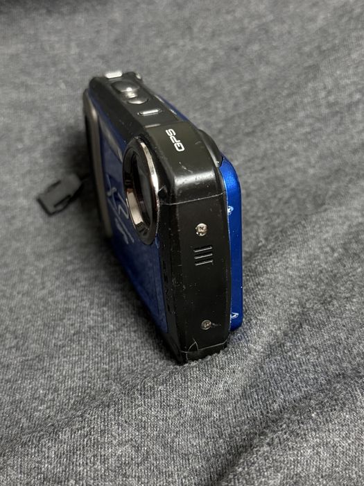 Niebieski aparat cyfrowy Fujifilm FinePix XP150