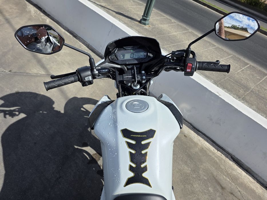 Honda cb125f poucos kms