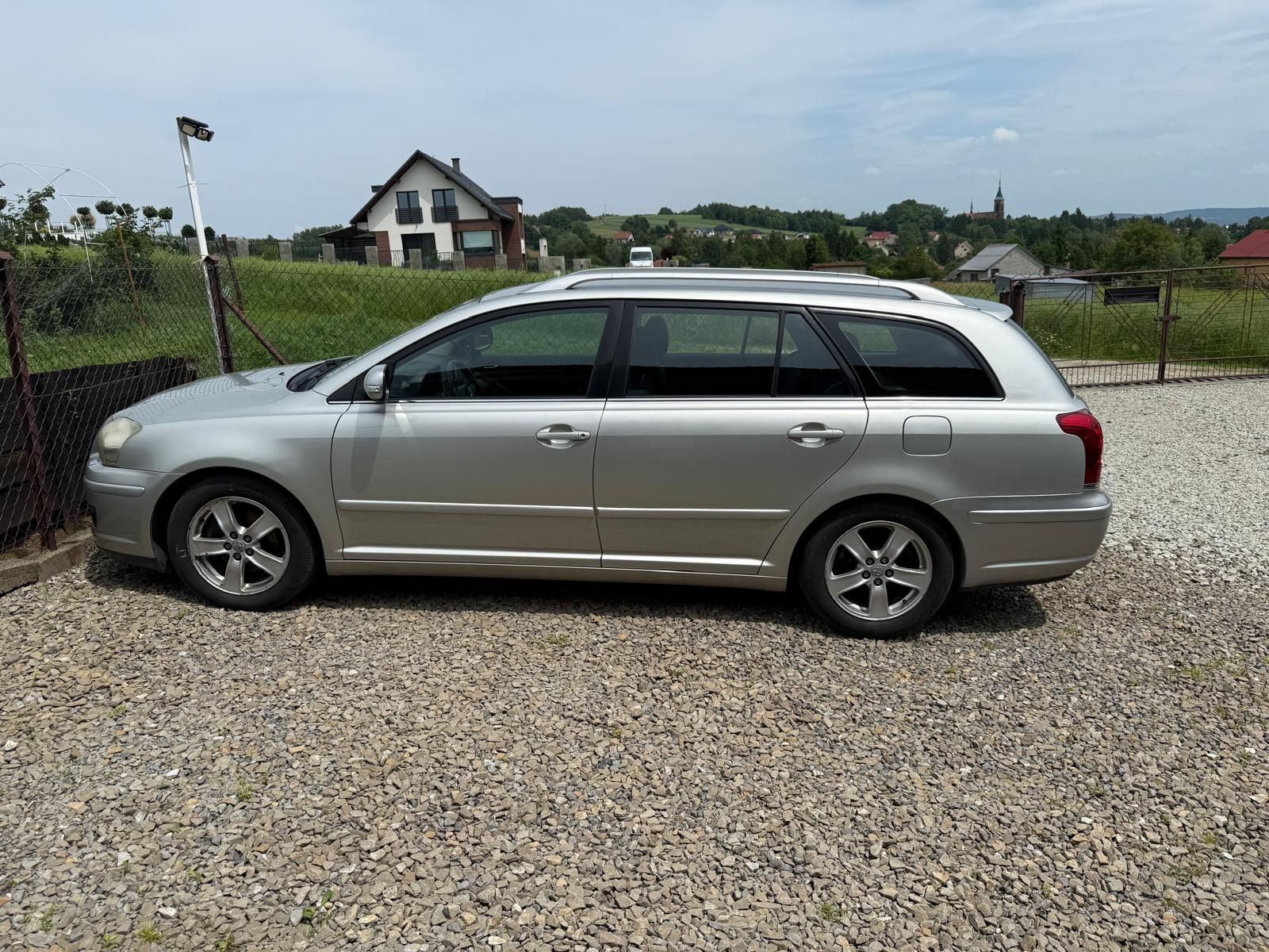 Toyota Avensis t25 2007r 1.8 benzyna+gaz uszkodzony silnik