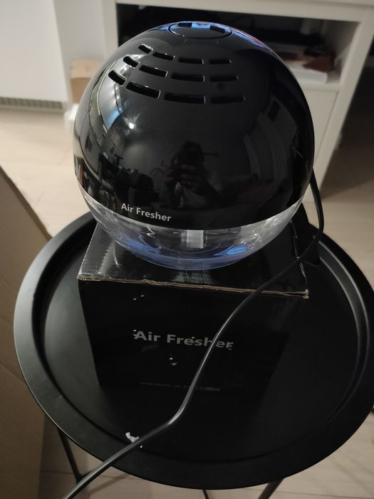 Oczyszczacz powietrza dyfuzor LED czarny