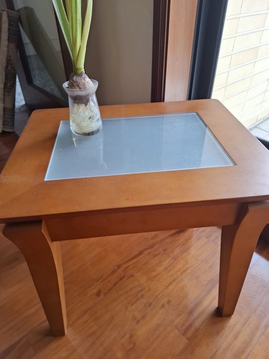 Mesa de apoio em madeira