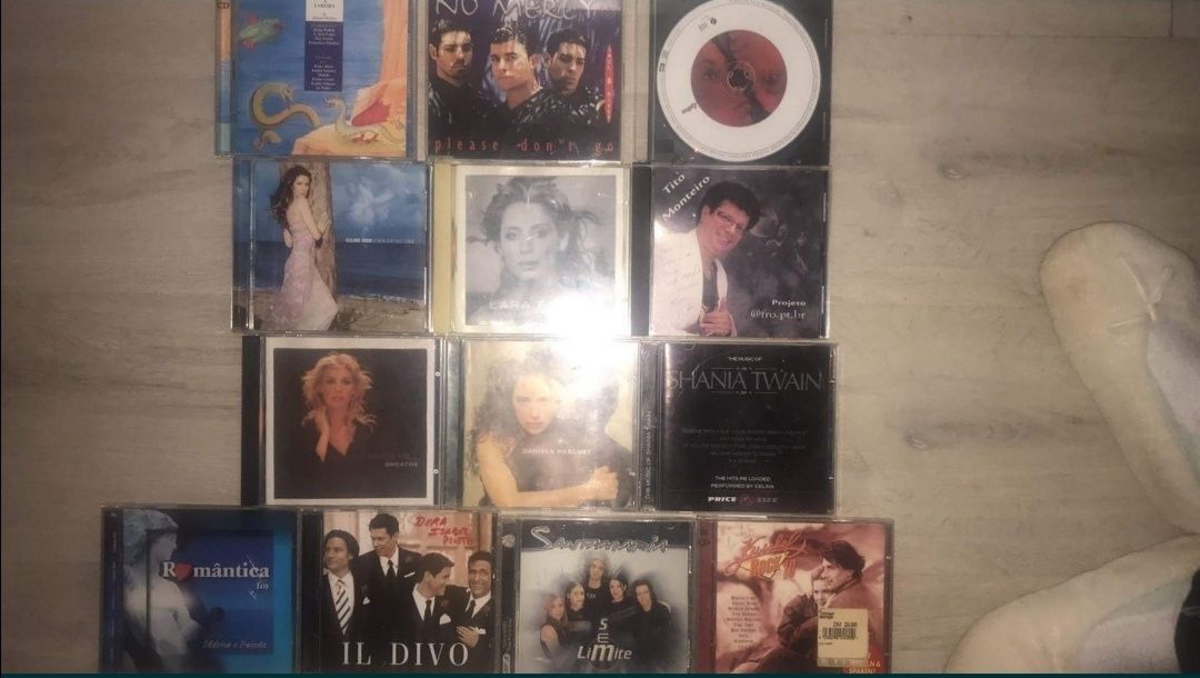 Vendo 36 cds de musica originais