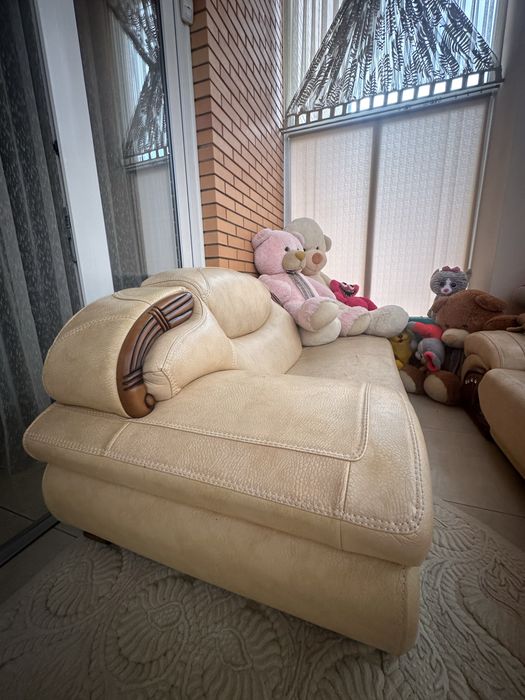 Комплект диван та два крісла