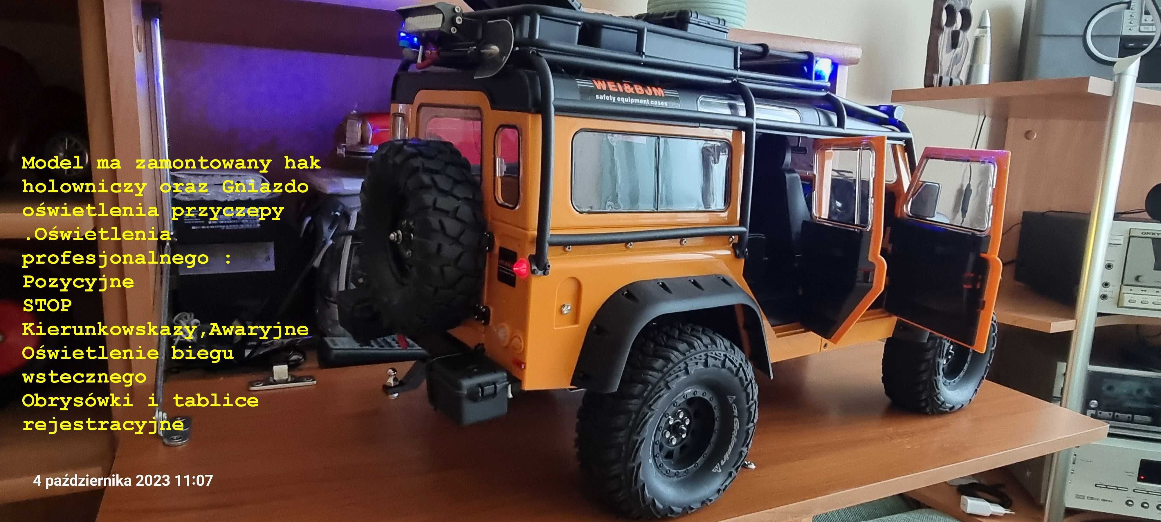 TRAXXAS TRX4 Land Rover Defender D110 Otwierane Segmenty, Oświetlenie.