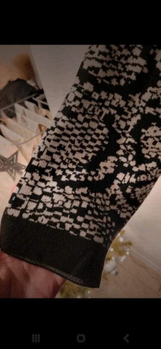 Gruby mięsisty sweter ze skóry węża M/L