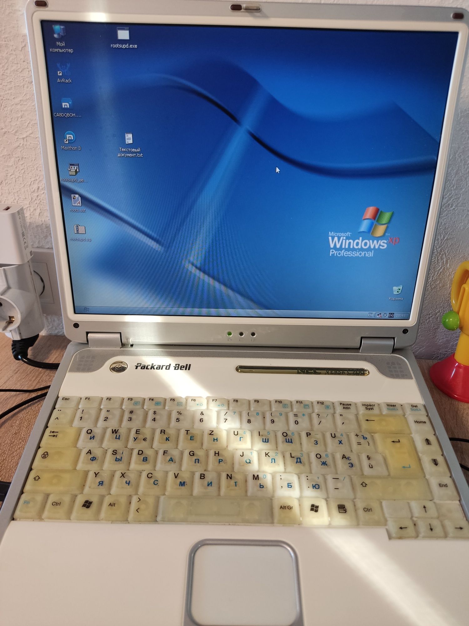 Packard bell NEC Versa C200 не запускается