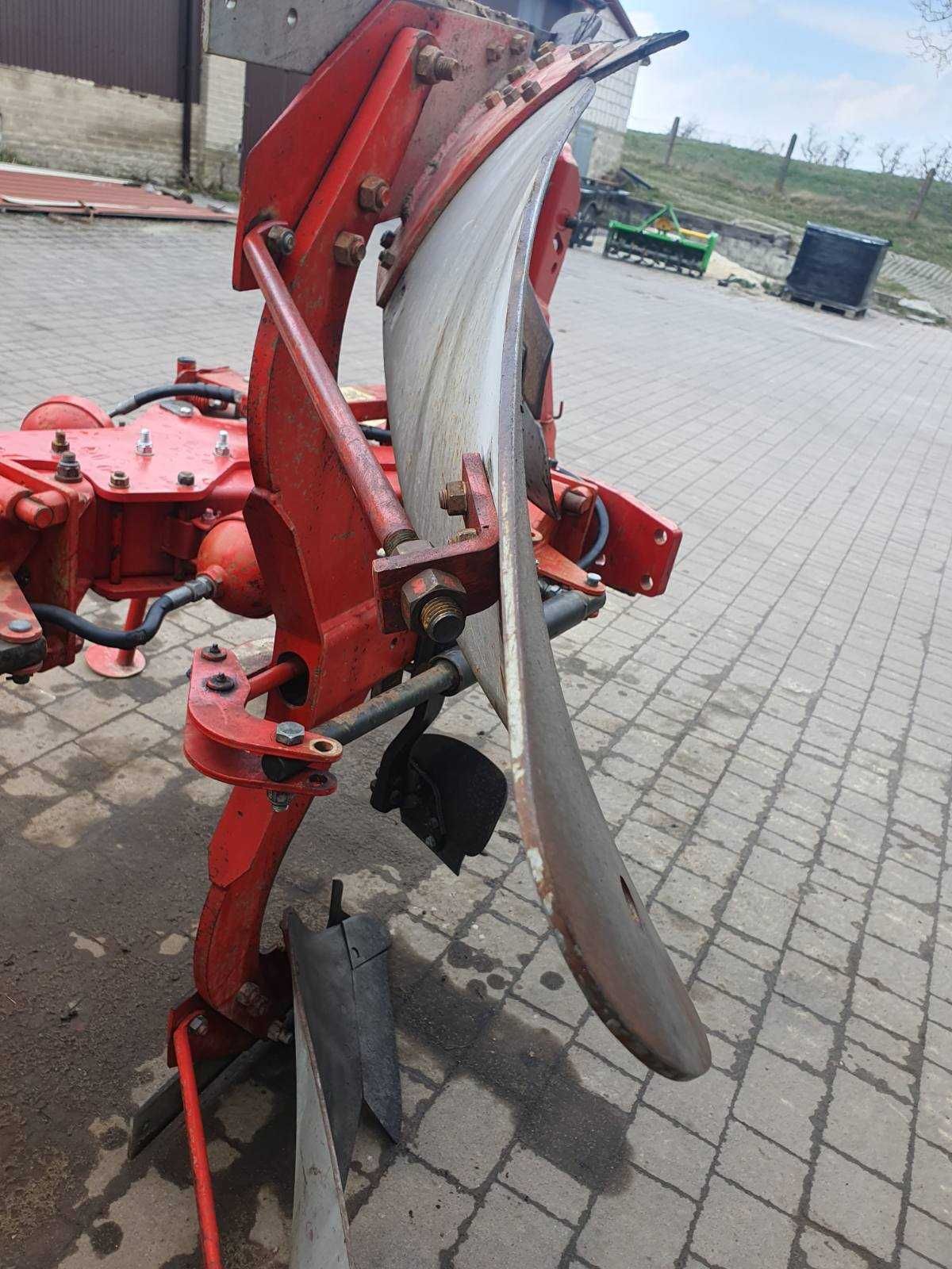 Pług obrotowy 4 skibowy MF Overum 4x45 lekki, długie odkładnice.